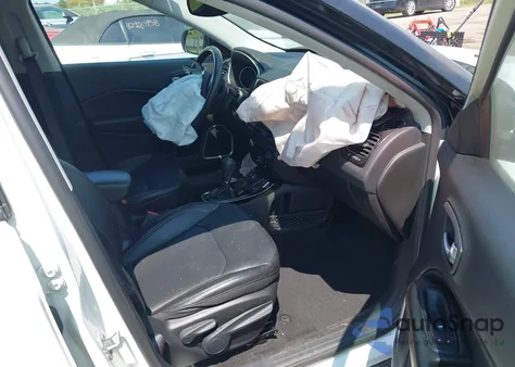 2020 Jeep Compass Limited 4X4 from USA, damaged, VIN 3C4NJDCB5LT245293